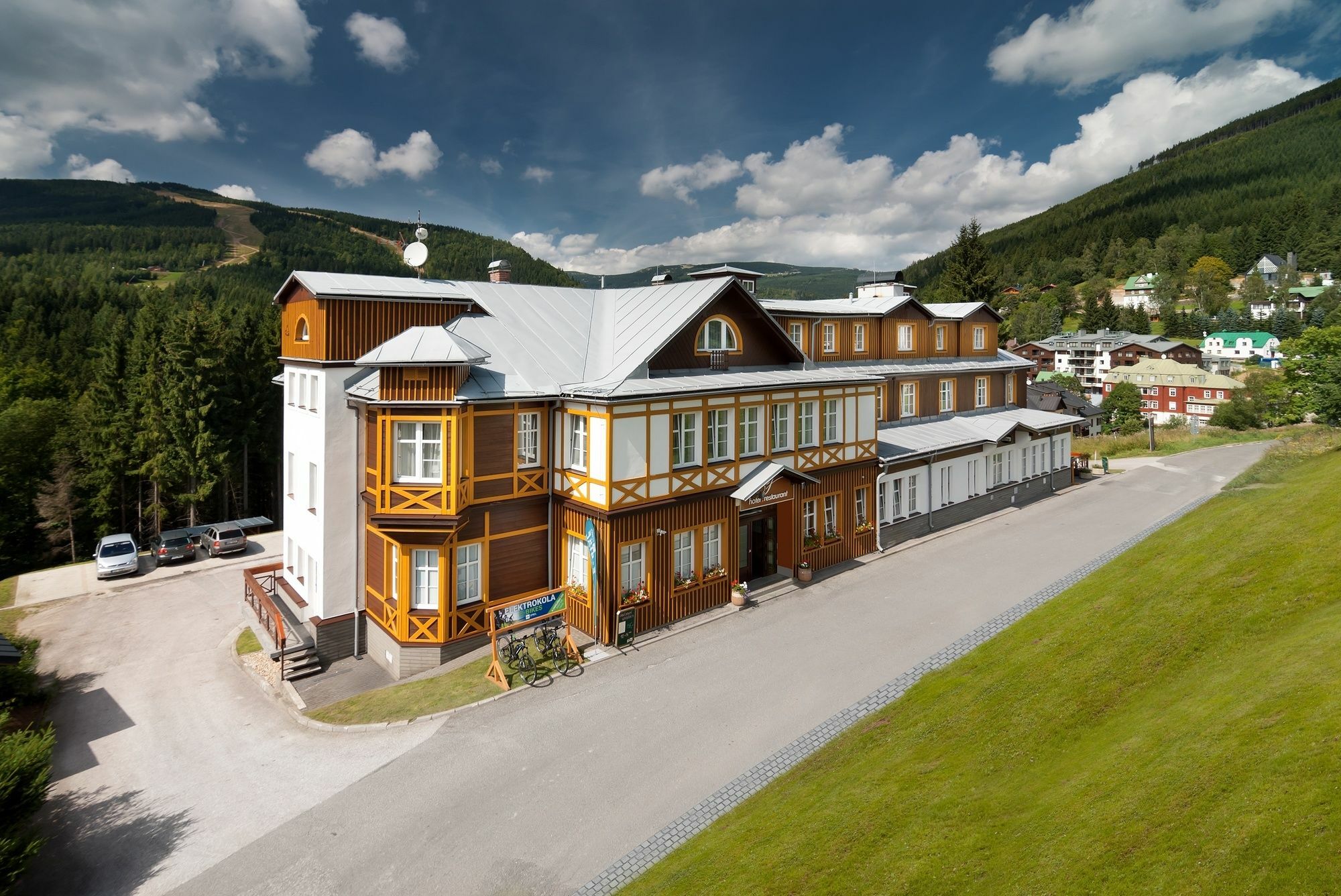斯纳兹卡酒店 Špindlerŭv Mlýn 外观 照片